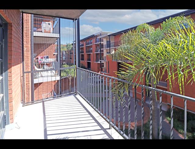 1 BEDROOM APARTMENT FOR SALE IN MELROSE NORTH